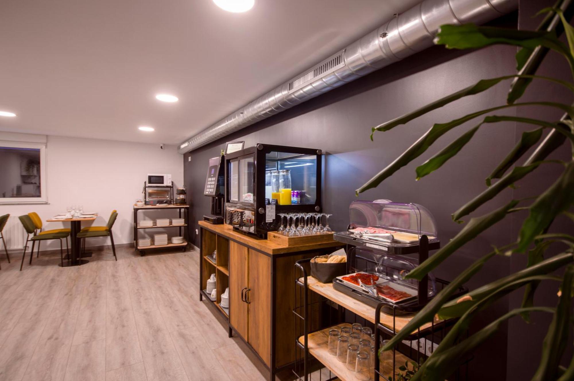 U-Hotel Dario Lugo Ngoại thất bức ảnh